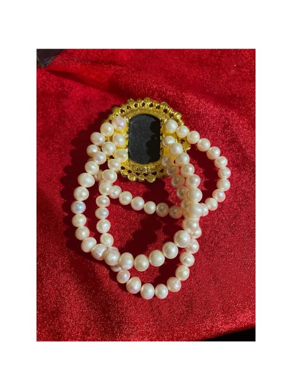 Gorgeous Huge Cameo Bracelet with Fresh Culture Pearls and Rhinestones - Picture 4 of 10